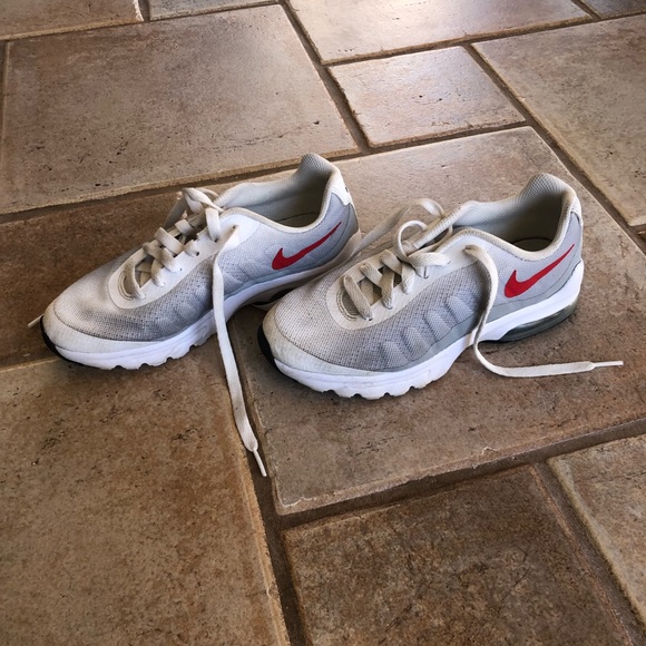 Nike Big Kid Invigor Running Shoes - Picture 1 of 6